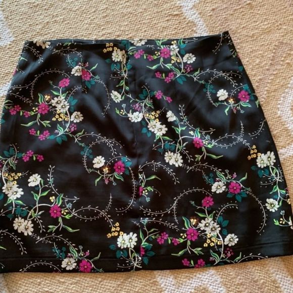 Urban Outfitters Midnight Garden Silk Side Button Mini Skkrt - Picture 5 of 7